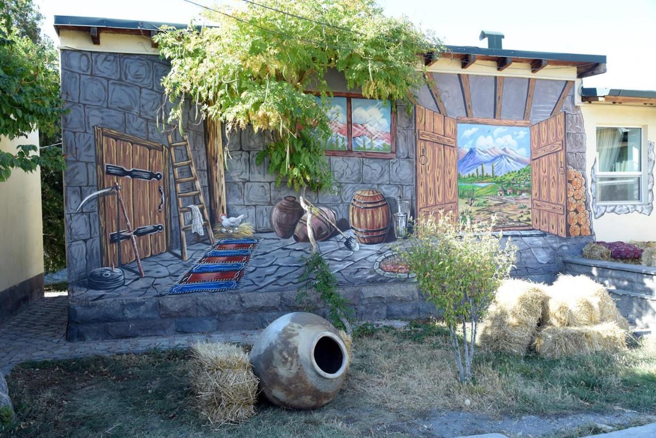 Armenian Village Park Hotel & Free Water Park, Gym Jerevan Exteriör bild